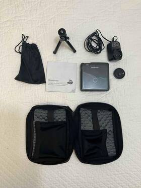 Brookstone 801143 Hdmi Mini Portable Pocket Wall Projector Set Tripod Cord Euc