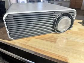 Canon Wux500 Lcos Projector Wuxga 1920x1200 Dvi Vga Hdmi