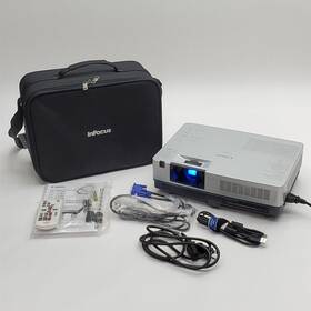 Canon Z900870a Lv-8225 Wxga Multimedia Conference Room Data Projector 2500 Lumens With Case