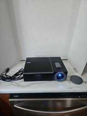 Dell 210-30818 1510x Dlp Projector 3500 Lumens Hd . Tested And Works No Remote