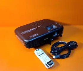 1261w Epson Powerlite 2800 Lumens Portable Projector With Remote 35 Lamp Hrs