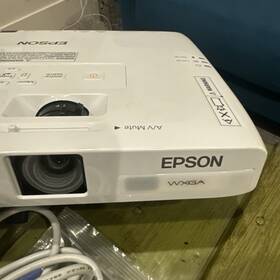 Epson 1771 Powerlite 1771w Wxga 3lcd Projector H477a Lamp Hours All Cords And Remote