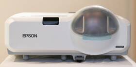 Epson 435w Powerlite 3lcd Projector H449a - Very Good Condition Read Descript