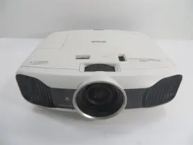 3lcd Epson 5010 Powerlite Home Cinema Projector - As Is Read The Description