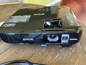 7230 Epson Pro Projector Barely Used In Original Box