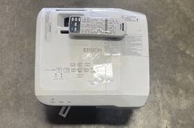 Epson 965h Powerlite 3lcd Projector 3500 Ansi Lumens With 3397 Used Lamp Hours