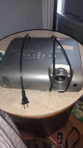 Epson Emp-82 Lcd Projector W Power Cord Used - Tested And Working