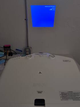 Epson G6150 Powerlite Pro Xga 6500 Lumens Projector Lamp Hours Unknown