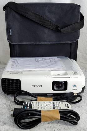 Epson H555a Vs330 Lcd Projector 400 Lamp Hours