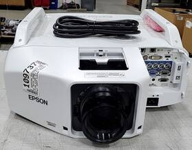 Epson H611a Powerlite Pro Z9870u Lcd Projector 547 Lamp Hours See Notes