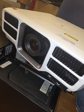 Epson L1400u Pro 8000 Lumens Wxga 3lcd Laser Projector Without Ut Remote