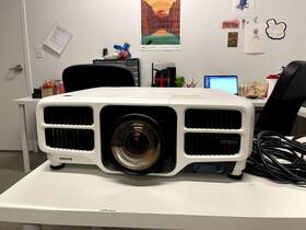 Epson Prol1500u Projector 3lcd Laser Display With Short Throw Lens