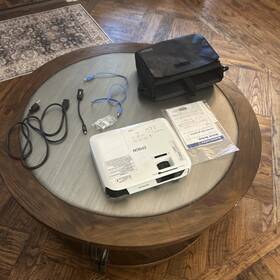 Epson V11h719020 White Vs240 H719a 3lcd Projector With Black Carrying Case