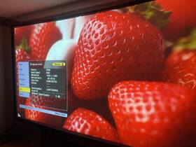 Epson Z9800w Pro 3lcd Projector 8300 Lumen Hdmi Factory Lamps Very Low Hours