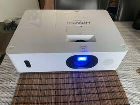 Hitachi Cp-wu5500 5000 Lumens - Wuxga 3lcd Projector With Remote Cp Wu5500