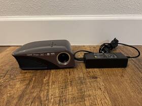 Lg Hs200g-je Hs200g Dlp Portable Projector - Hdmi Usb Svga Rca With Power Adapt