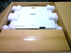 Nec Np-pa703ul New 3lcd Wuxga 7000 Lumen Lcd Professional Projector