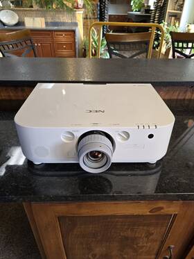 Nec Nppa521u Np-pa521u 5200 Lumen 4k Lcd Projector 153 Lamp Hours