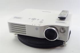 Panasonic Pt-ax200u 720p 2000 Lumens 3lcd Home Theater Projector 58 Lamp Hours
