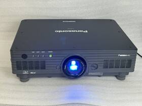 Panasonic Pt-dw5100 Dlp Projector With Lens Dvi Vgi