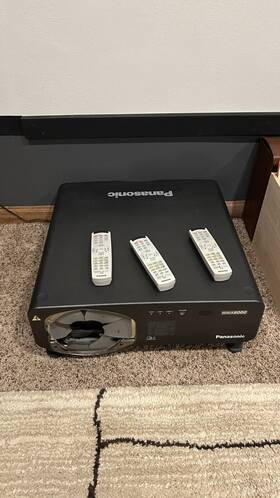 Panasonic Pt-dw7000u-k Dlp Projector - Working With Some Issues