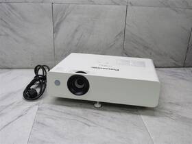 Panasonic Pt-lb330u Projector 219 Lamp Hours Hdmi 3500 Lumens Xga 1024 X 768