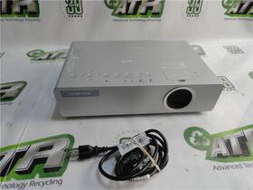 Panasonic Pt-lb80 Lcd Projector 2600 Lumens Xga Hdmi Vga Tested
