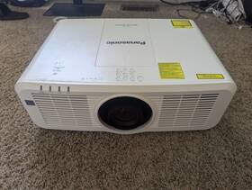 Panasonic Pt-mz670 Pt-mz670u 6500-lumen Solid Shine Wuxga Laser Projector