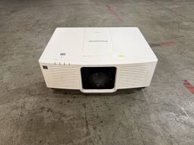 Panasonic Pt-mz680 Projector