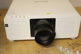 Panasonic Pt-req10wu 10 000-lumen Pixel Shift Uhd 4k Laser Dlp Projector