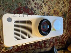 Panasonic Pt-rz770wu Pt-rz770w Wuxga 7200 Lumen Laser Projector