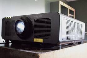 Panasonic Pt-rz790b Dlp Projector With Et-dle150 Zoom Lens