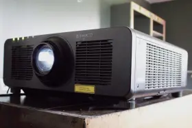 Et-dle150 Panasonic Pt-rz790b Dlp Projector With Zoom Lens