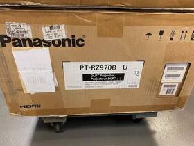 Panasonic Pt-rz970bu Pt-rz970b Dlp Projector With Only 380 Light Time Hrs