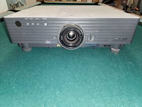 Panasonic Pt0d5600u Pt-d5500u Dlp 4 3 Xga 5000 Lumen Projector See Description