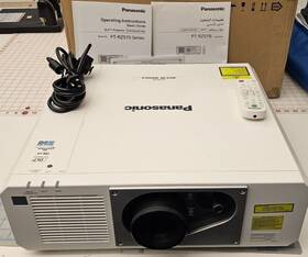 Panasonic Rz575400 Pt-rz570 Rz57 5400 Lumen Large Venue Laser Dlp Projector 630 Hours