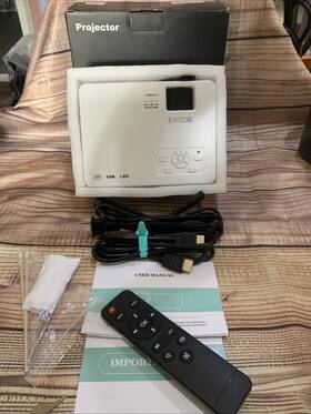 Purshe H1-01 Mini Bluetooth Projector With Remote Included New In Box