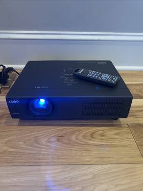 Sanyo Plc-wxu30a Tri-lcd Projector 3700 Lumens Vga 1280x800 - Lamp Hours Unknown