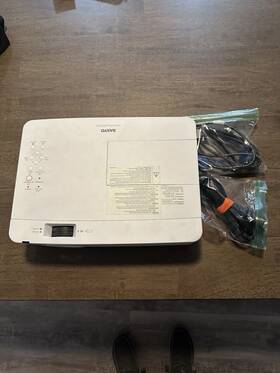 Sanyo Plc-xu4000 Projector. Working