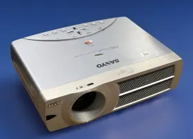 Plc-xu45 Sanyo Projector Beamer 50/60hz Plc-xu45 Sanyo Projector Beamer 50/60hz