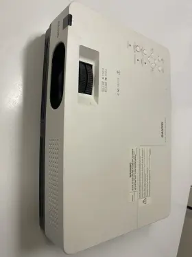 Plc-xd2600 Sanyo Xd2600 Projector Beamer 3lcd Xga 2600 Lumens - No Remote 387 Hours