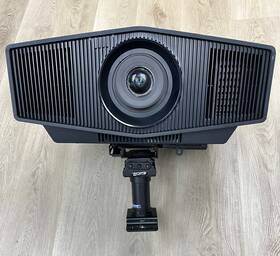 Sony Vpl-xw5000 4096 X 2160 2 000 Lumens 4k Hdr Laser Projector