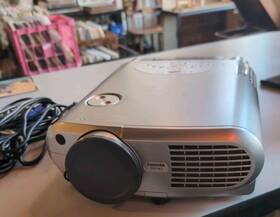 Toshiba Tlp-561 Projector Tested& Working
