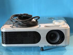 Toshiba Tlp-x2000 Xga 3lcd Projector Beamer 2000 Lumens - 5 197 H Excl Remote
