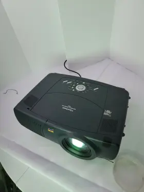 Pj1172 Viewsonic 4500 Lumen Xga Power Zoom/focus Cinema Venue Lcd Projector