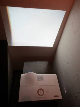 Vivitek Dx881st-c Dx881st Xga Short Throw Projector - Works With Issue Check It Out
